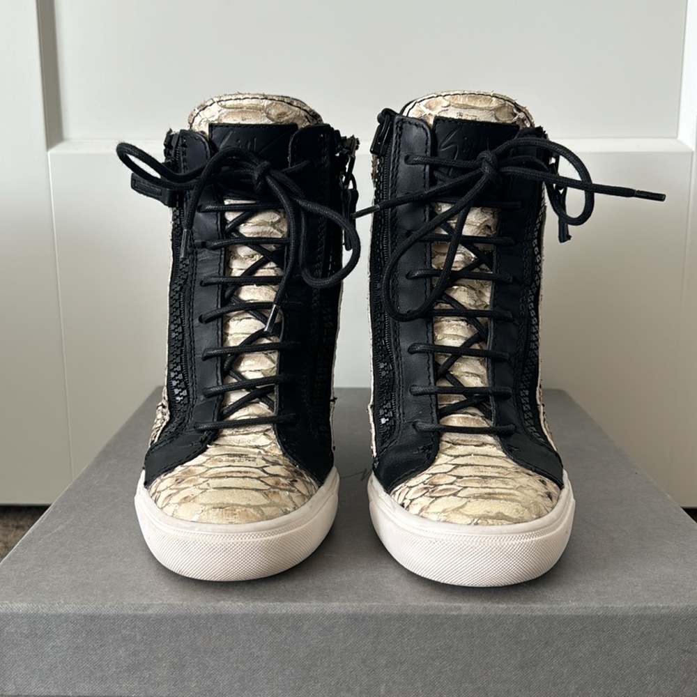 Designer platform sneaker RARE! - Picture 6 of 7